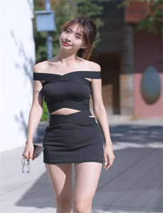 《黑兽2-男生的坤巴扎进女生的坤巴里视频》