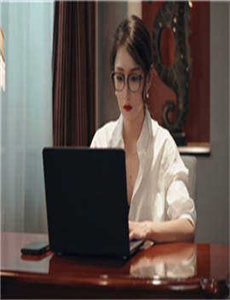 《最大胆的美女艺术照-连娜的甜美生活》